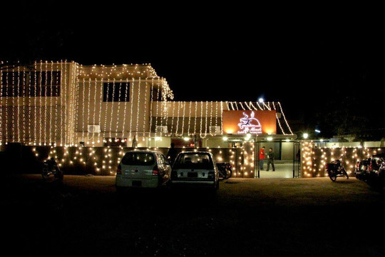 Shahdadpur旅游景点-Cine Moosh