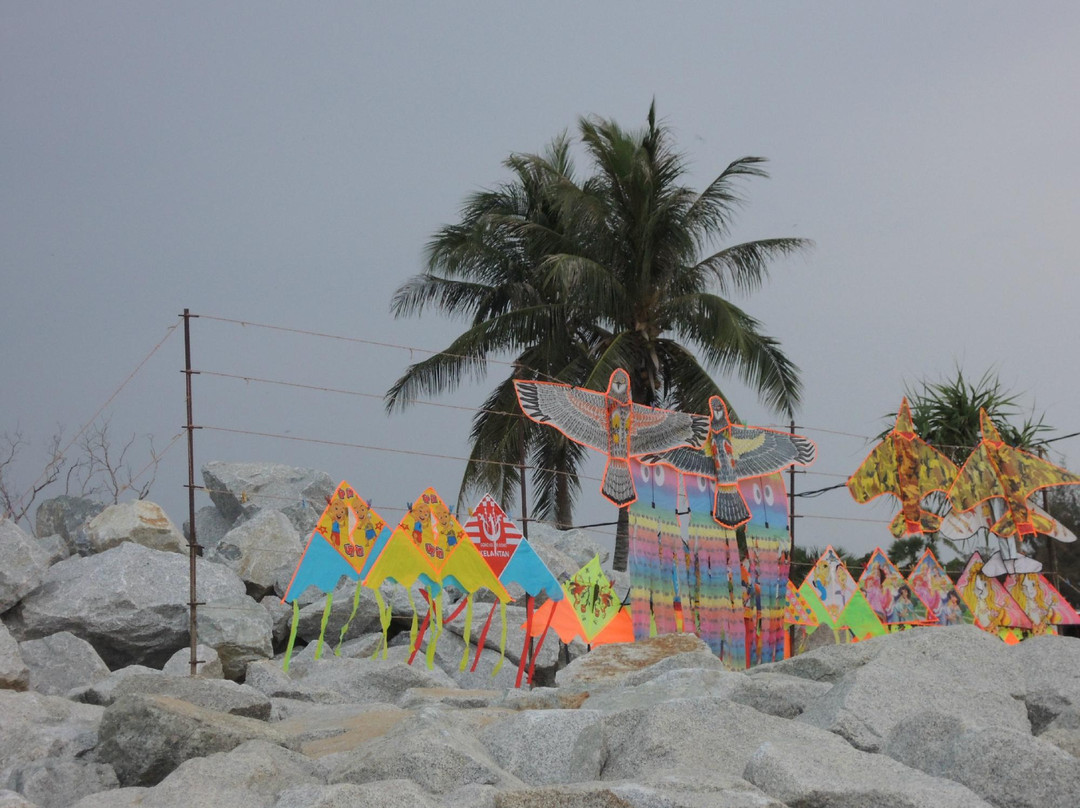 Pantai Cahaya Bulan-哥打巴鲁必去景点