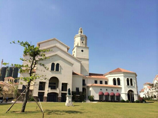 招商卡达凯斯美伦山庄主图