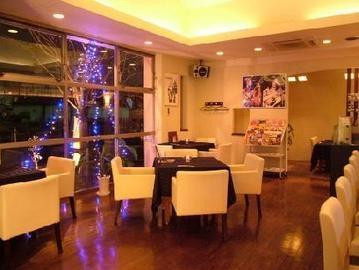 ダイニングバー リフレイン