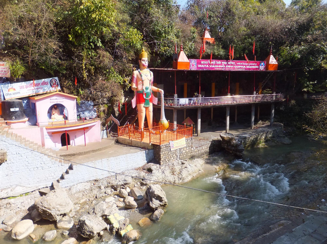 Tapkeshwar Temple景点图片