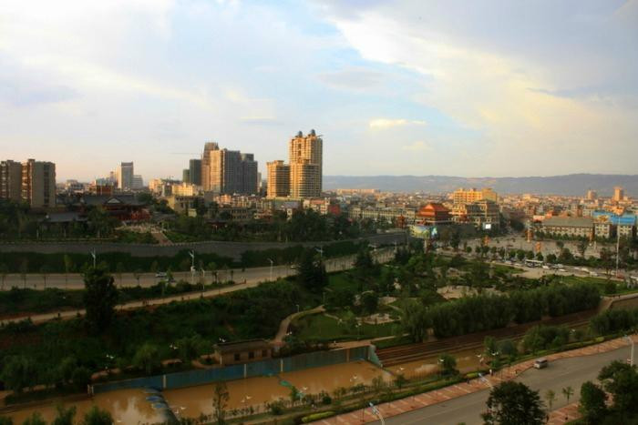 官房大酒店主图