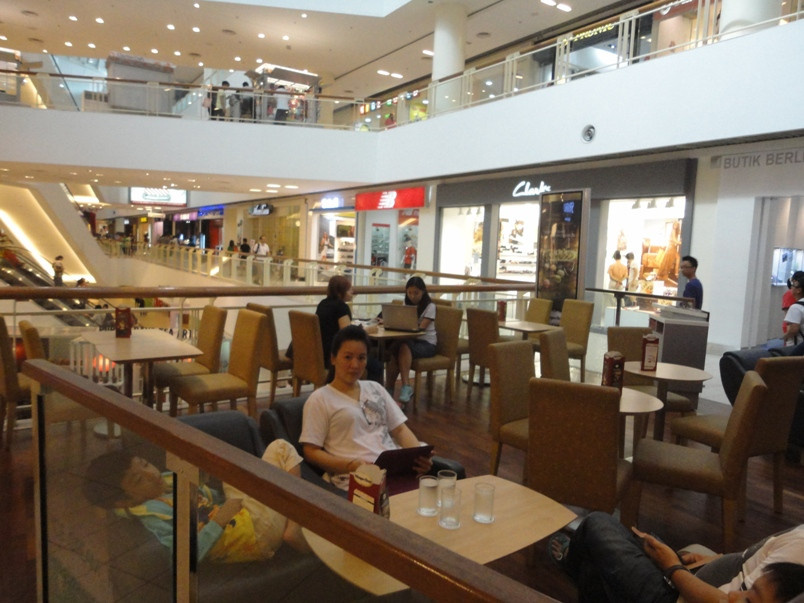 皇后湾广场-峇六拜必去景点