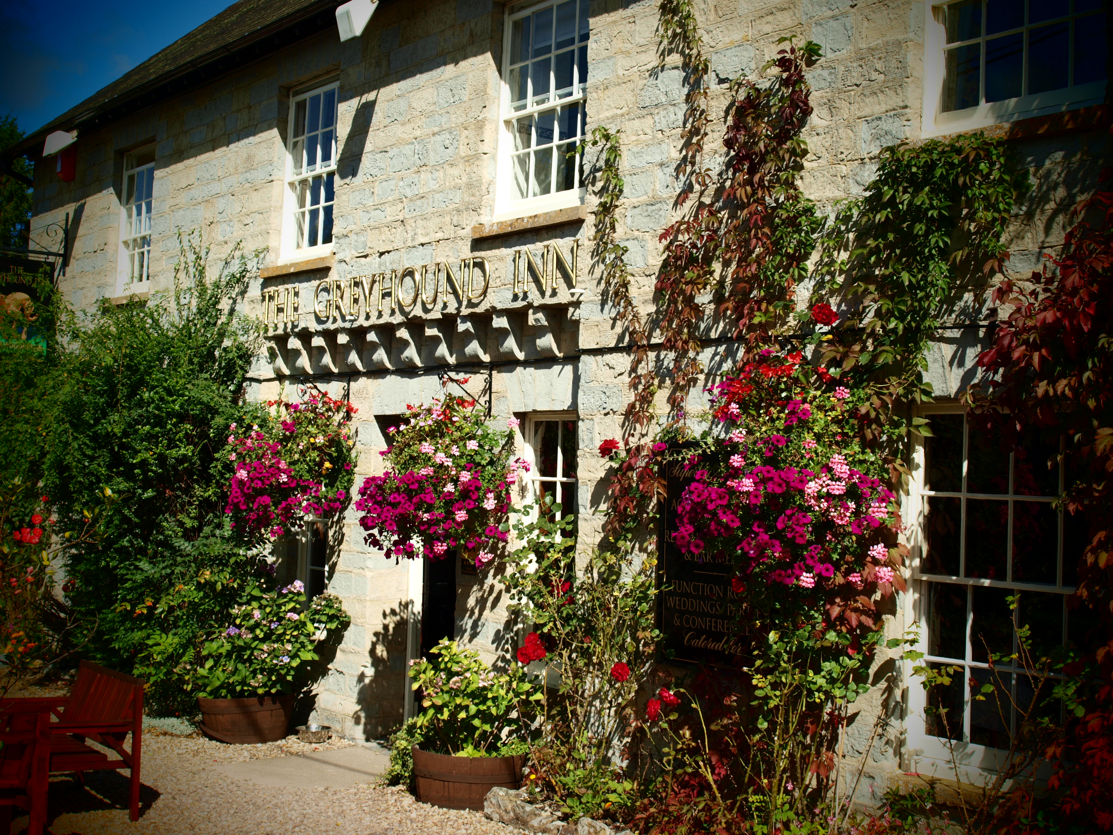 The Greyhound Inn-官方
