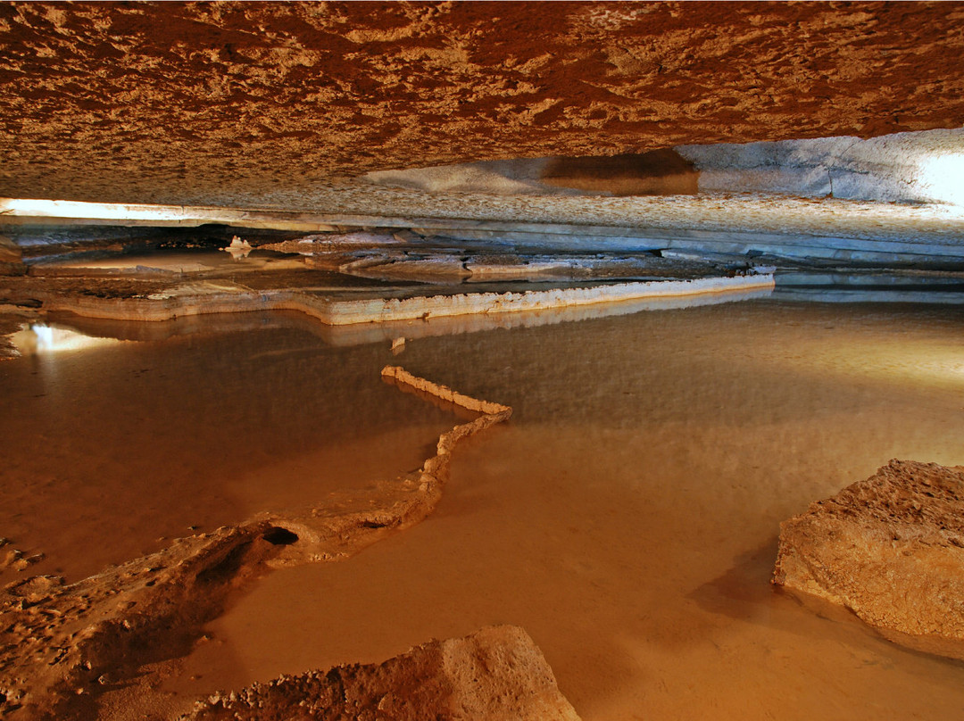 Bluff Dwellers Cave-Noel必去景点