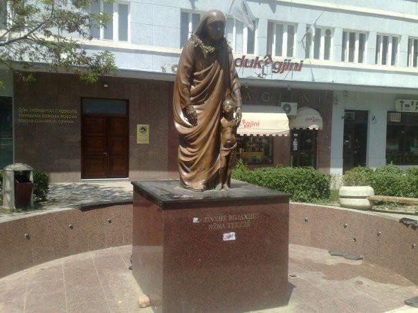 Statue of Mother Tereza-普里什蒂纳必去景点