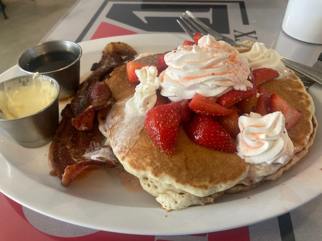 Whitehall Icehouse And Cafe