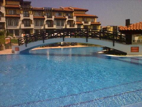 St. Nicholas Complex-客卧