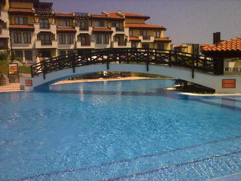 St. Nicholas Complex主图