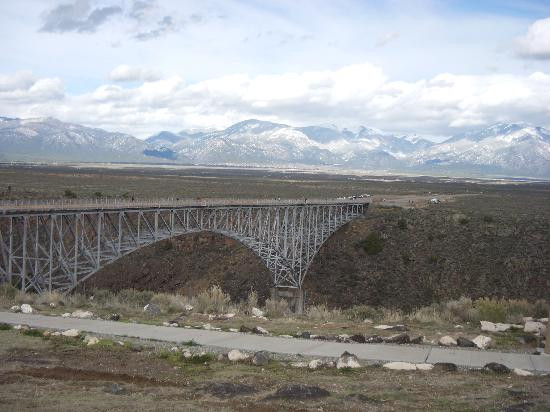 格兰德河峡大桥-道师城必去景点