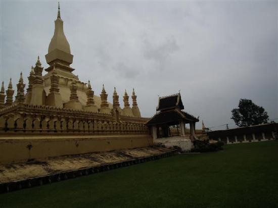 塔銮寺 (Pha That Luang)-万象必去景点