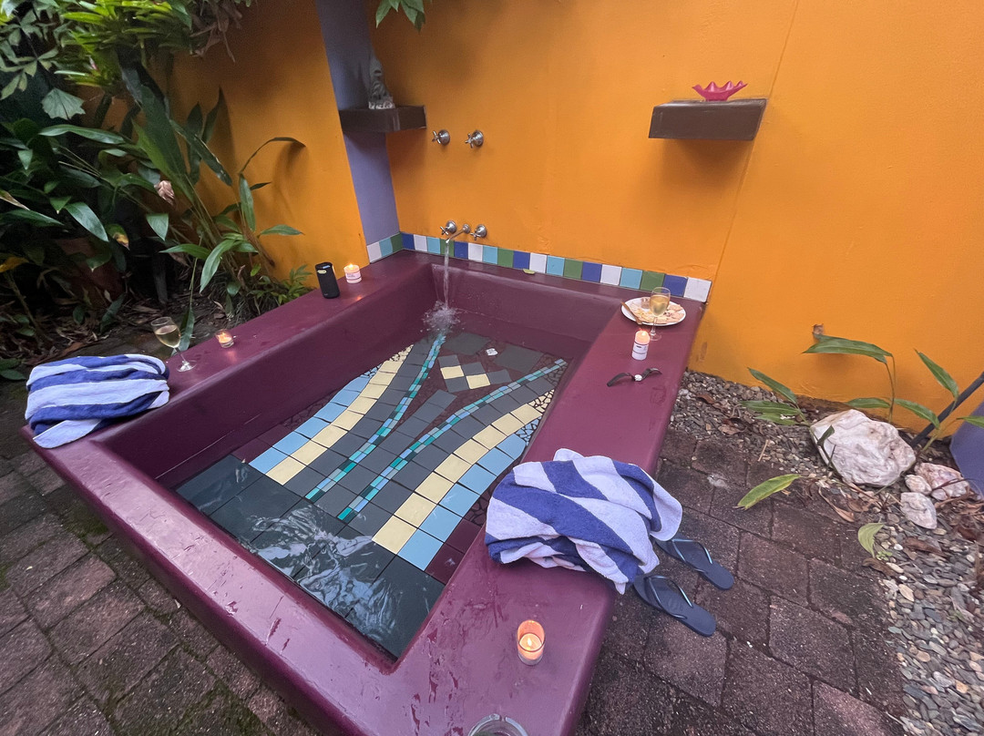 粉红火烈鸟度假酒店主图