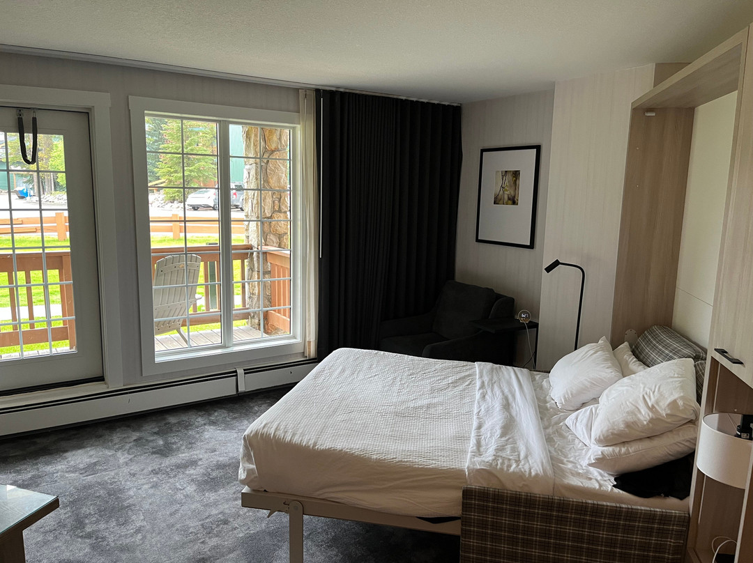 路易斯湖酒店 主图