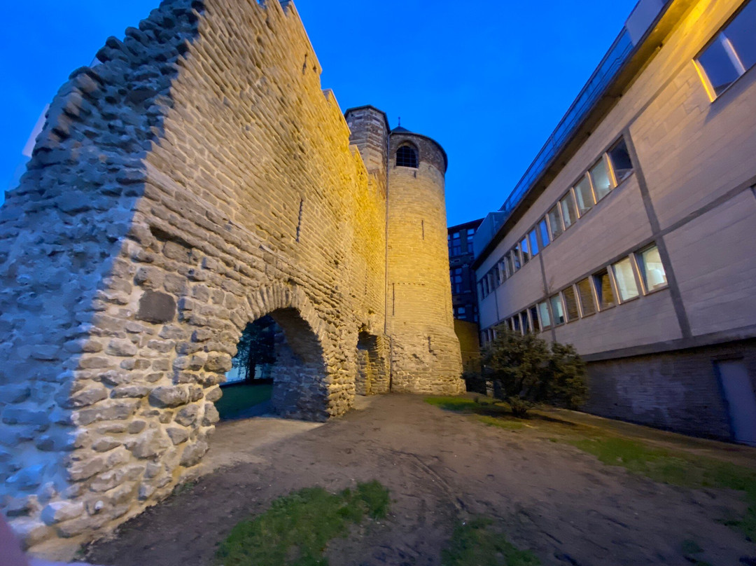 Tour Anneessens-布鲁塞尔必去景点