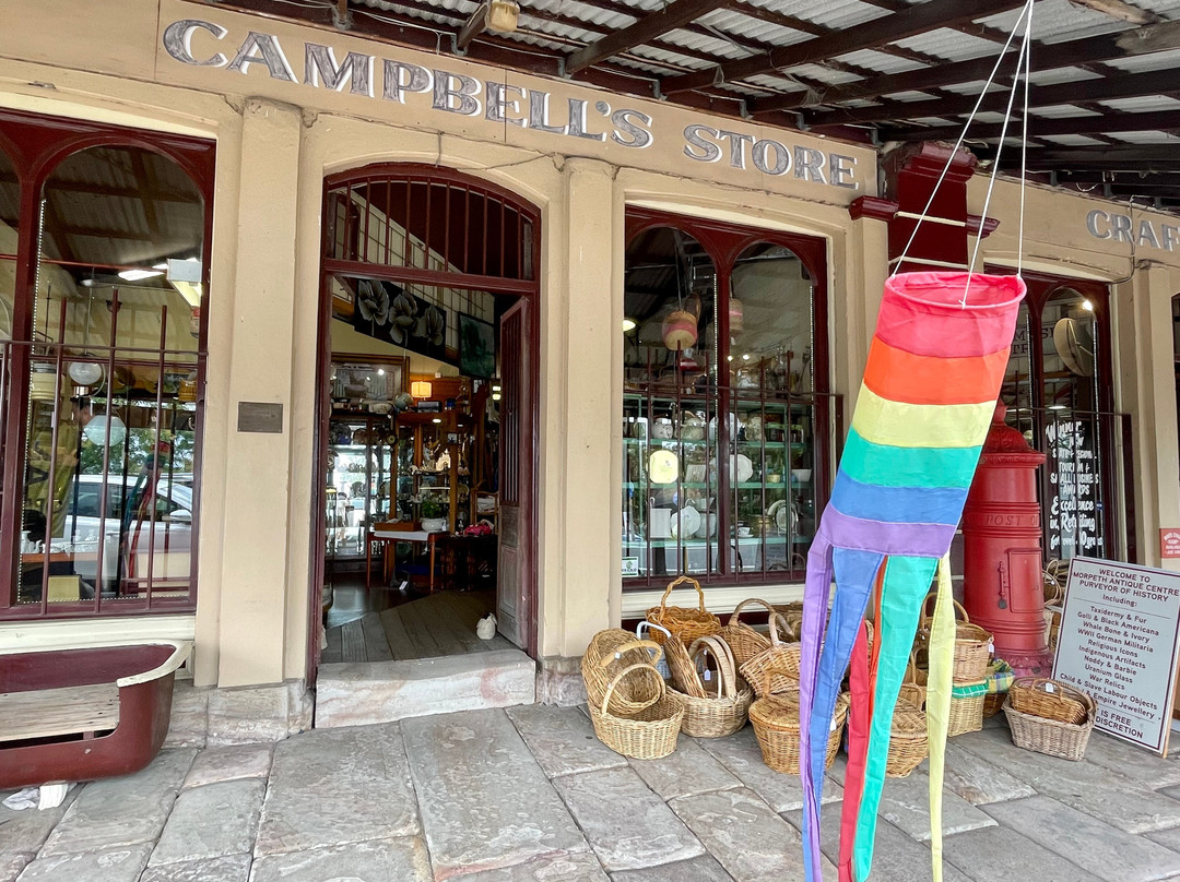 Campbells Store景点图片