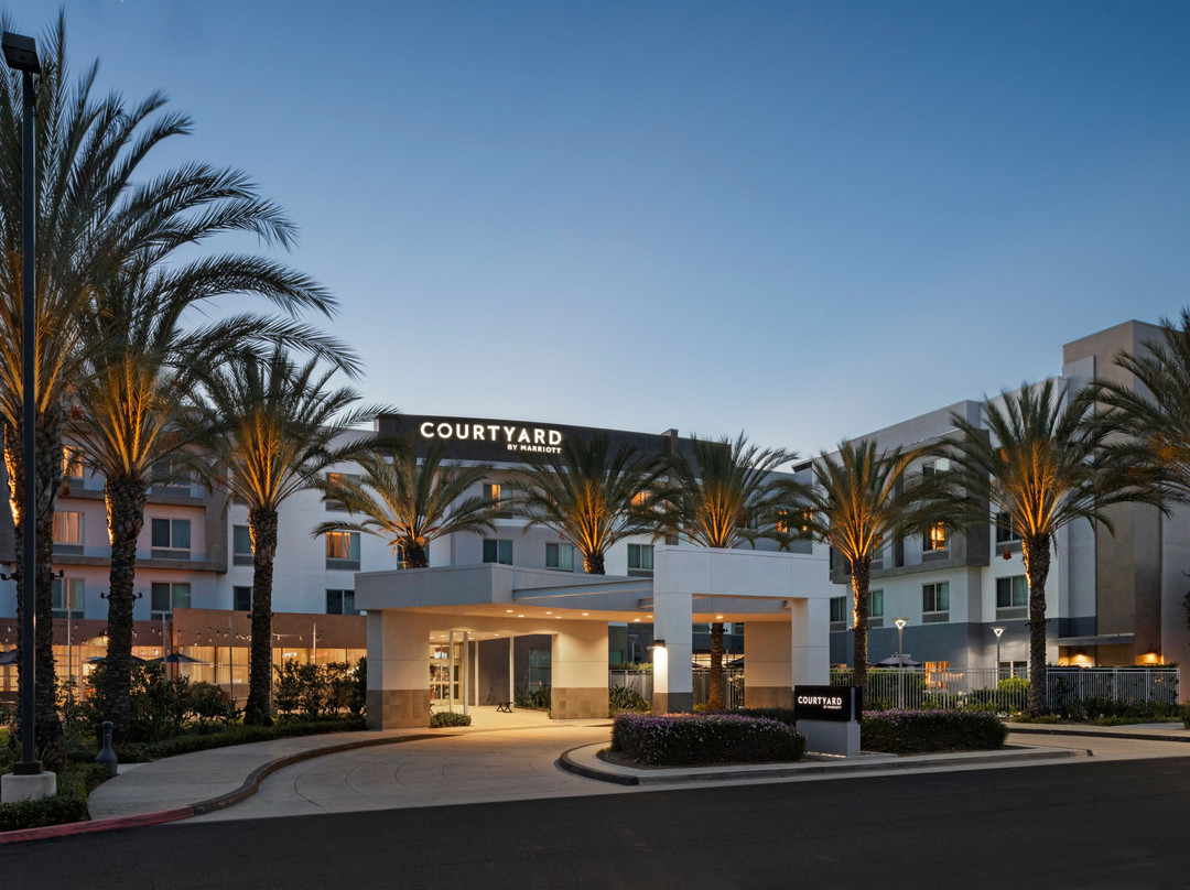 长滩机场万怡酒店主图