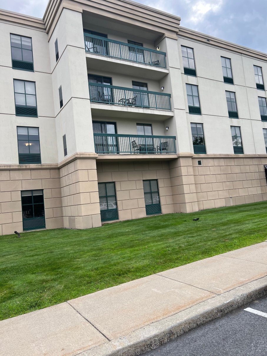 希尔顿欢朋套房酒店-乔治湖-浴室