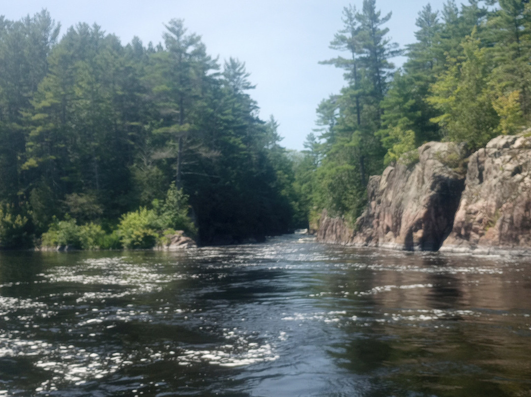 Big Smokey Falls Rafting-Keshena必去景点