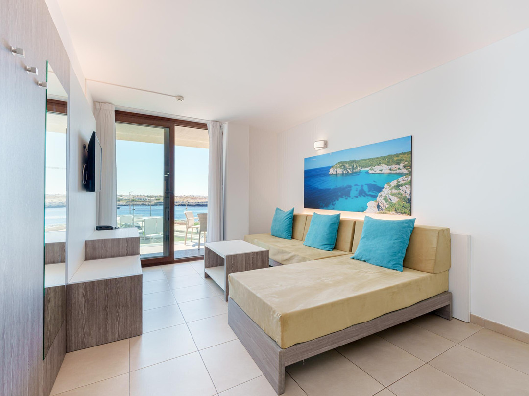 Ferrer Skyline Hotel主图