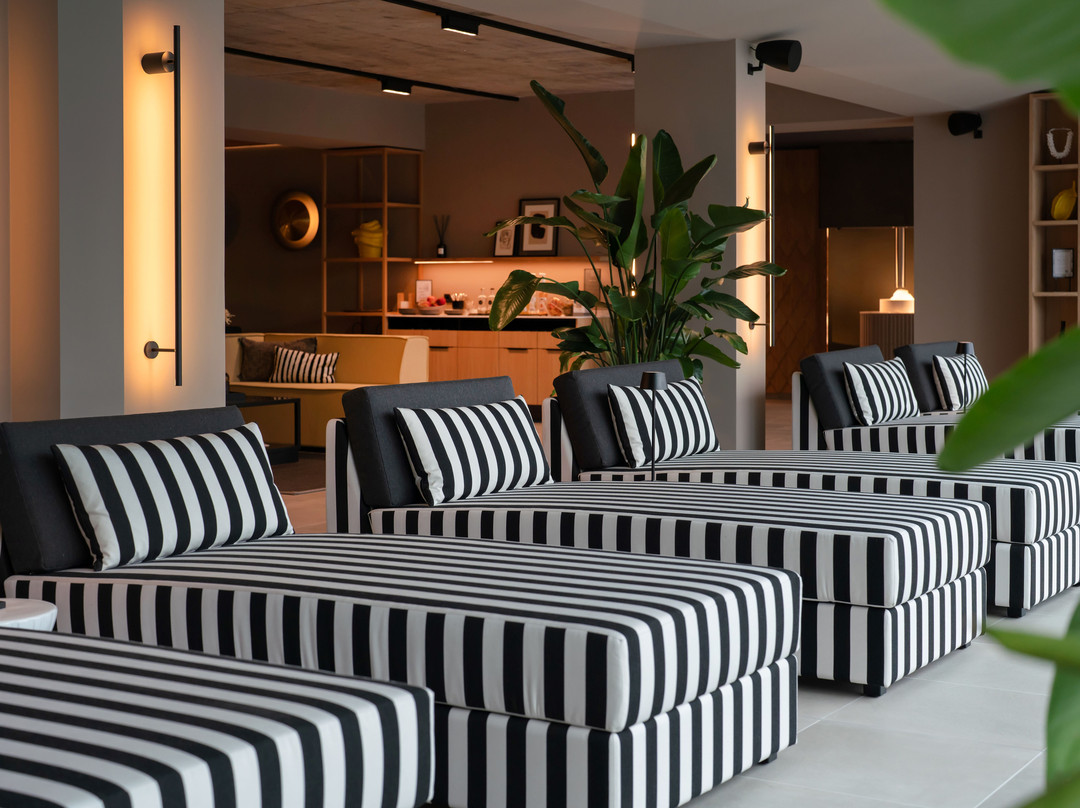 Tholes Hotel Bucken主图