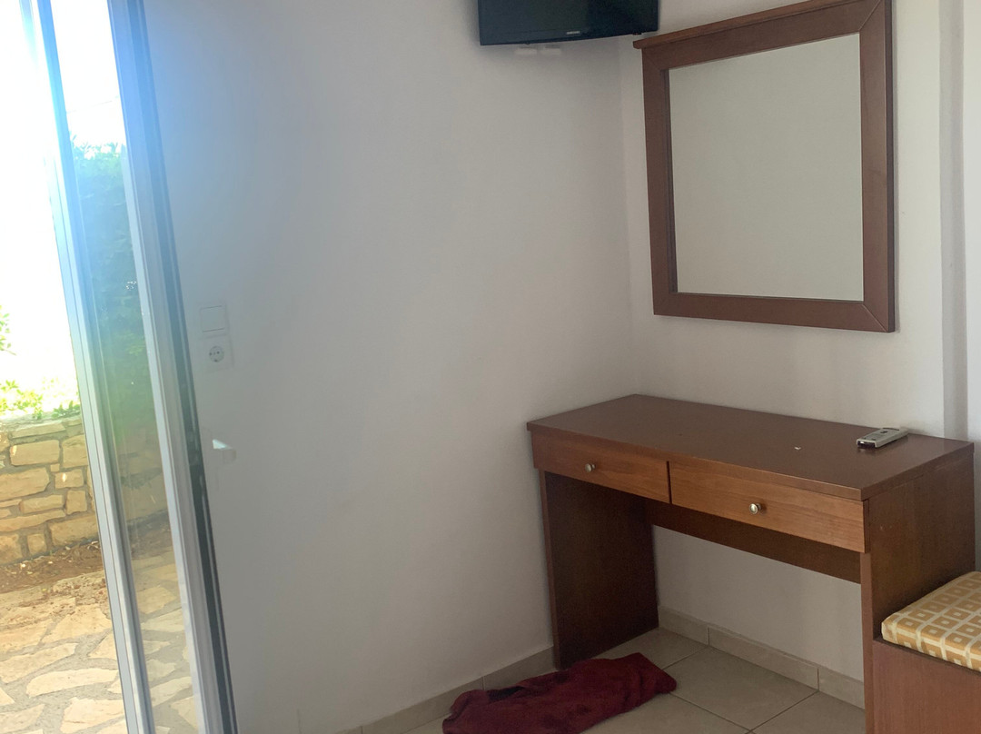 Sunrise Apartments主图