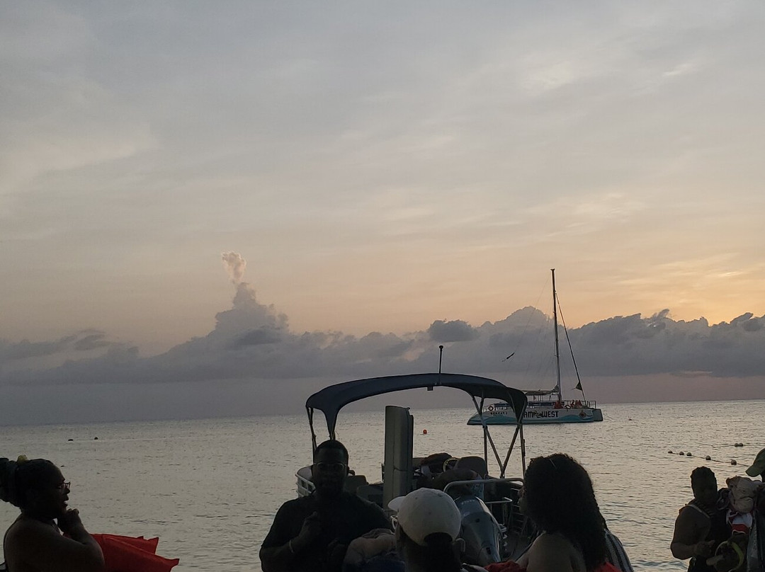 Jamaican Luxury Boats-内格里尔必去景点