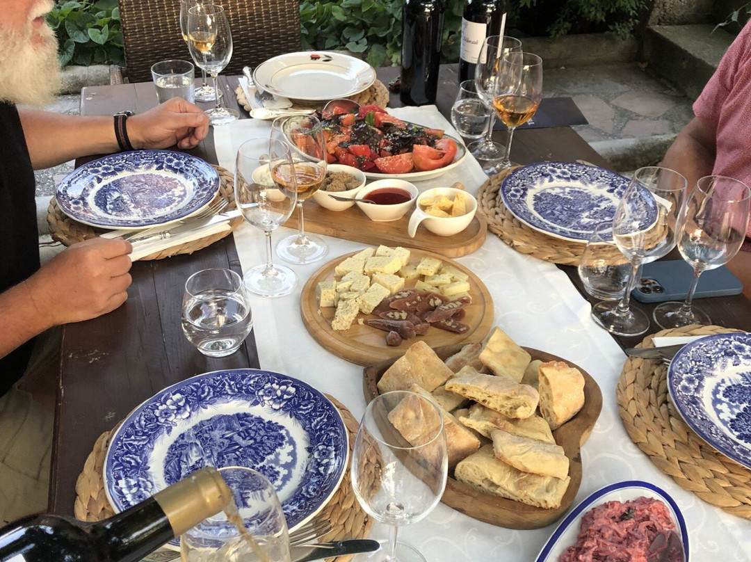 Milorava's Guest House & Wine Cellar主图