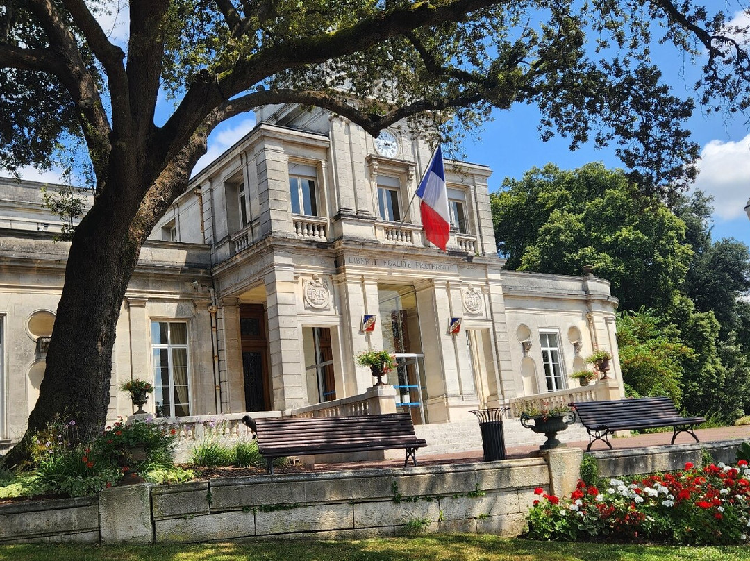 Logis Hôtel l'Oliveraie主图