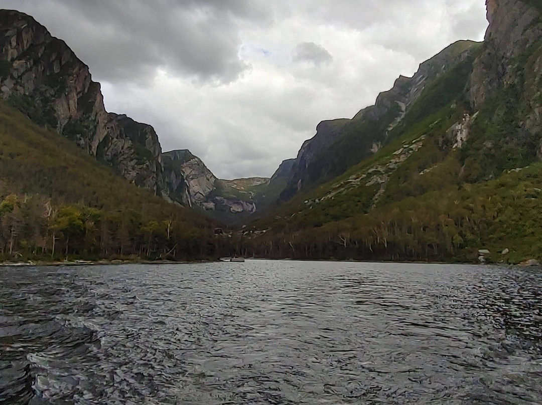 Western Brook Pond景点图片