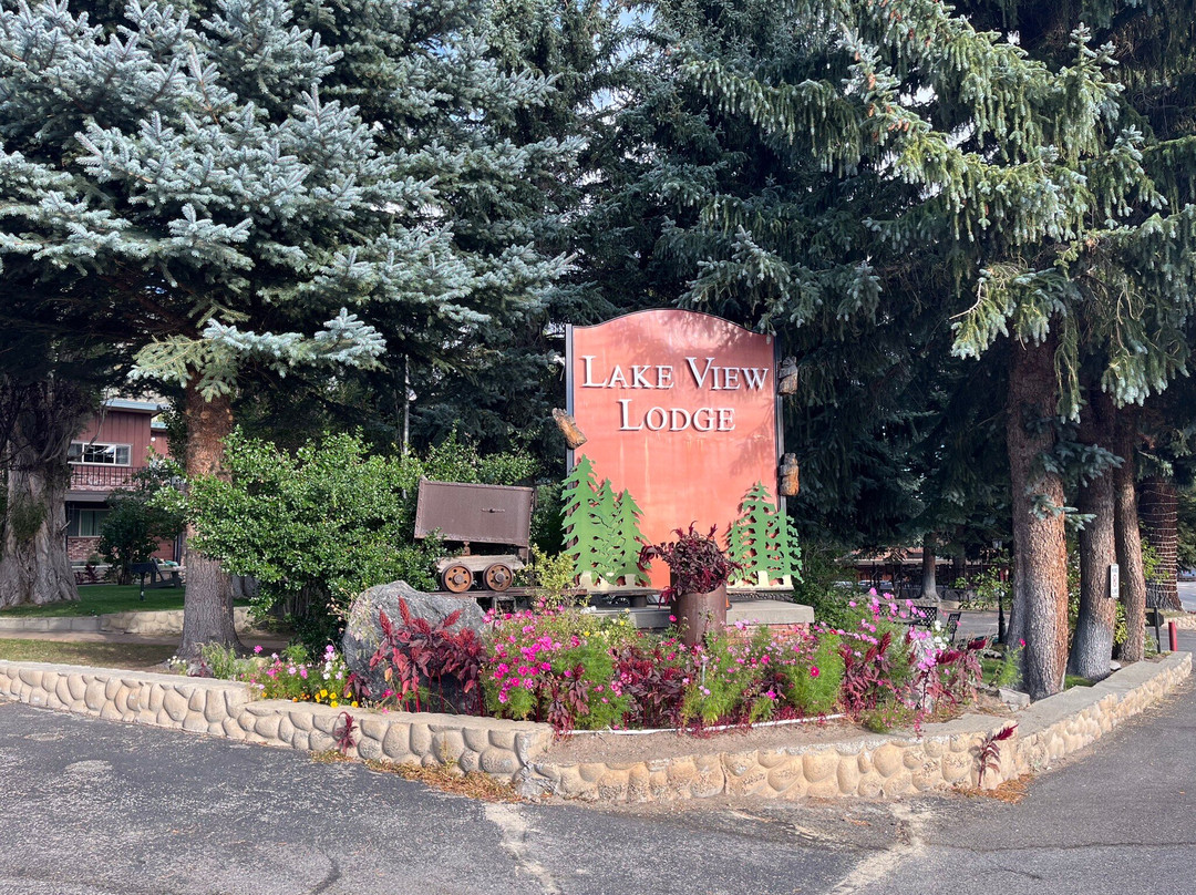 湖畔小屋旅社主图