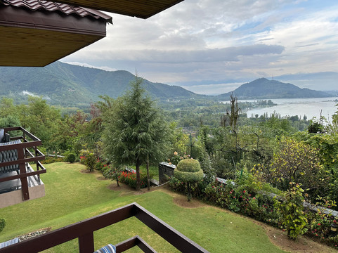 泰姬达尔景观酒店斯里纳格主图