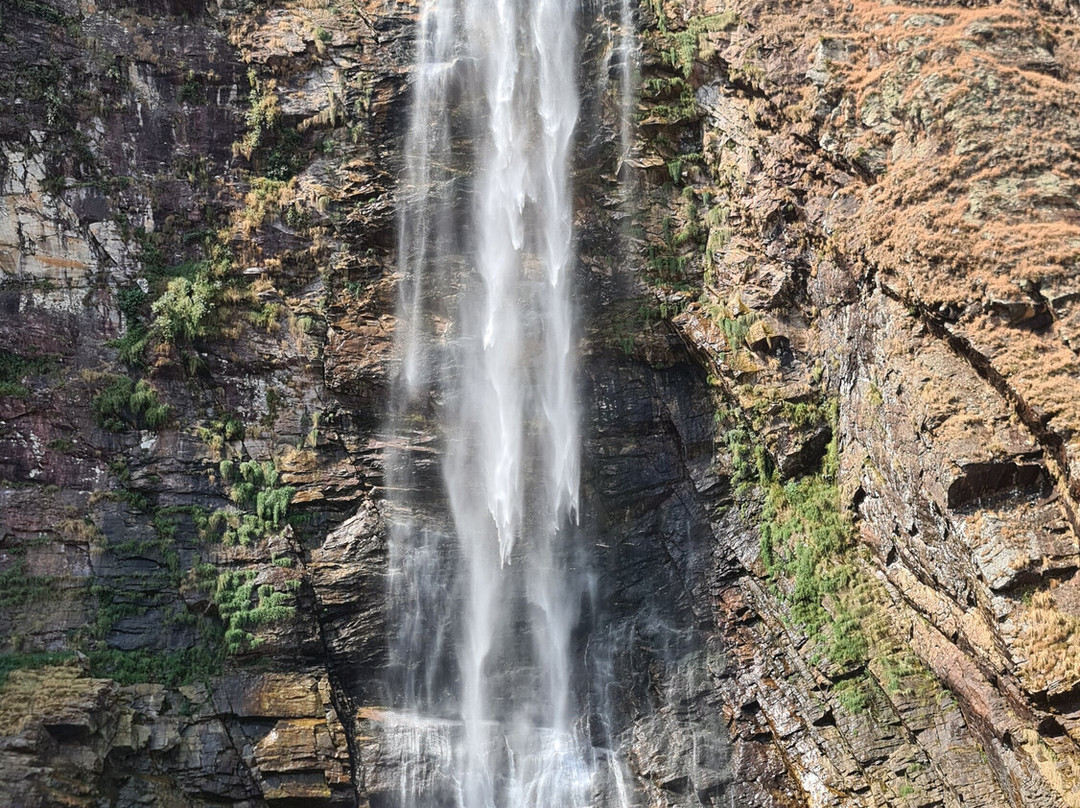 Casca d'Anta Waterfall景点图片