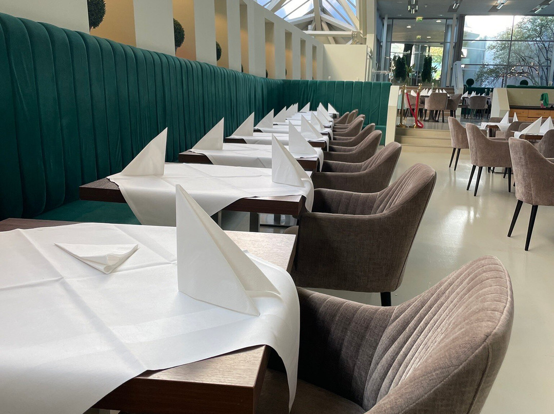 金字塔奥地利流行酒店主图