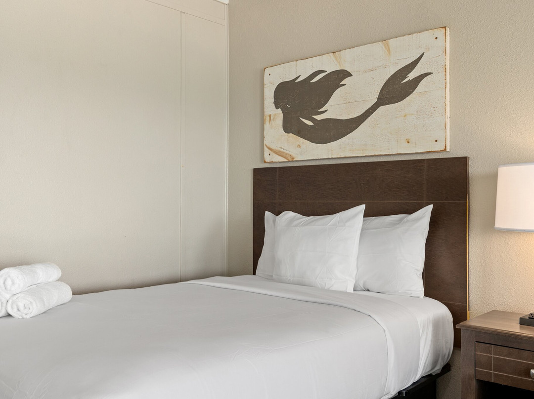 The Sandpiper Beacon Beach Resort主图