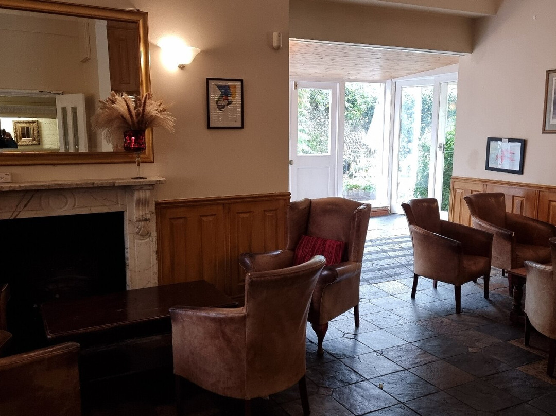 The Crown House Hotel主图