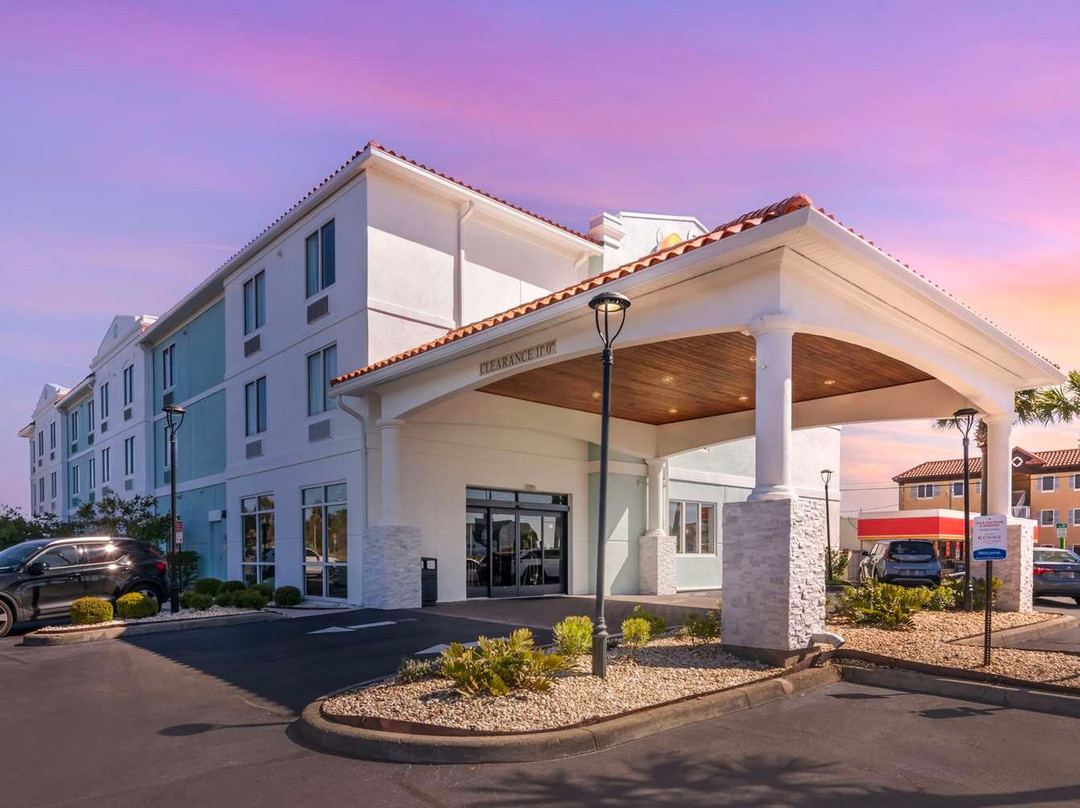 阿米莉亚岛海景康福特套房酒店