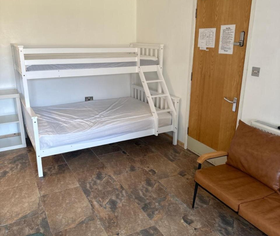 Barrs Court Beds