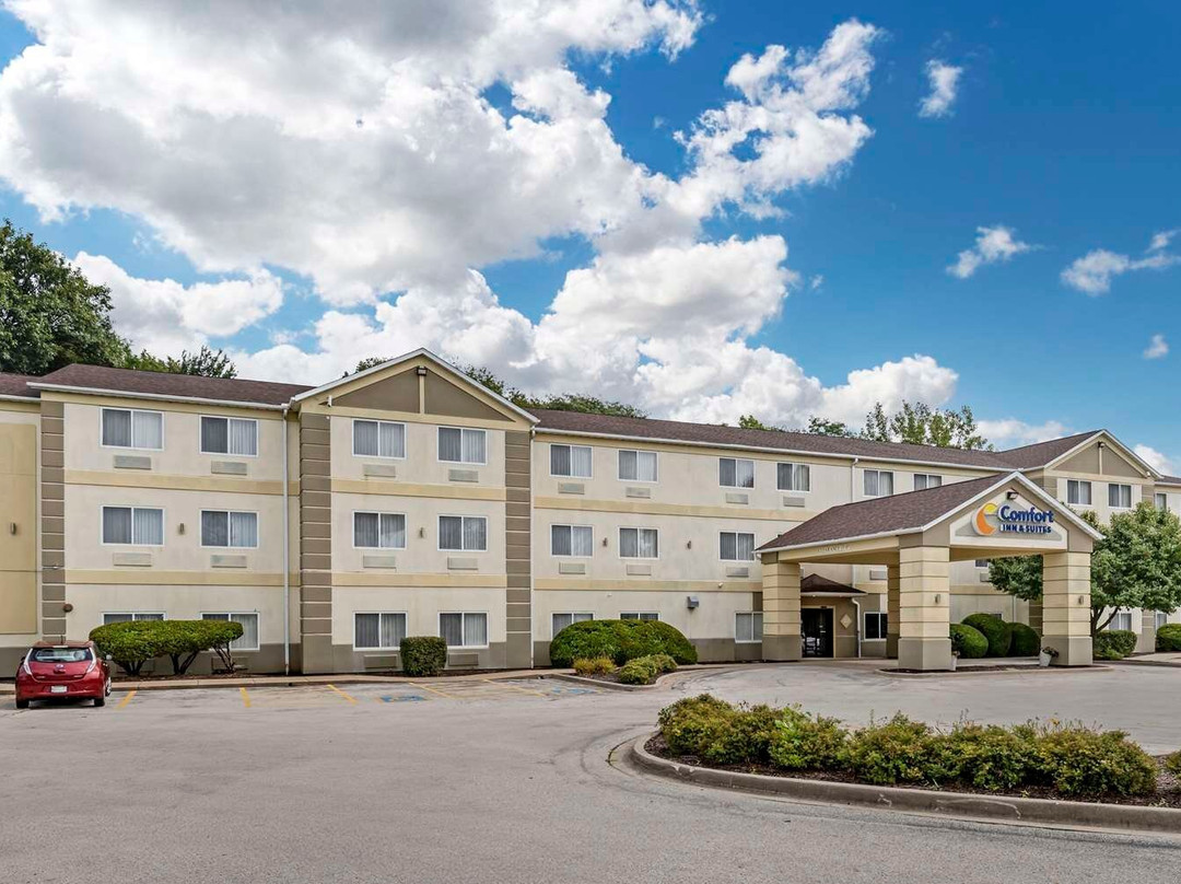 Comfort Inn & Suites, East Moline near I-80主图