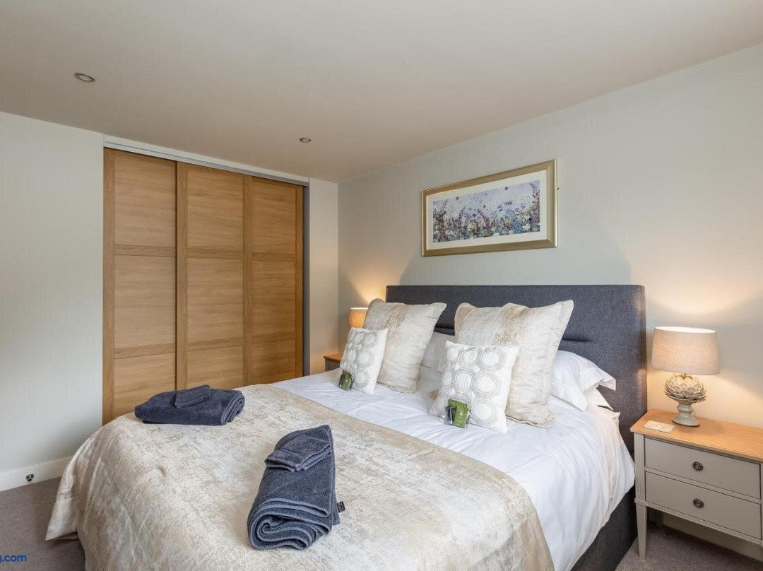 Hilltop Snug