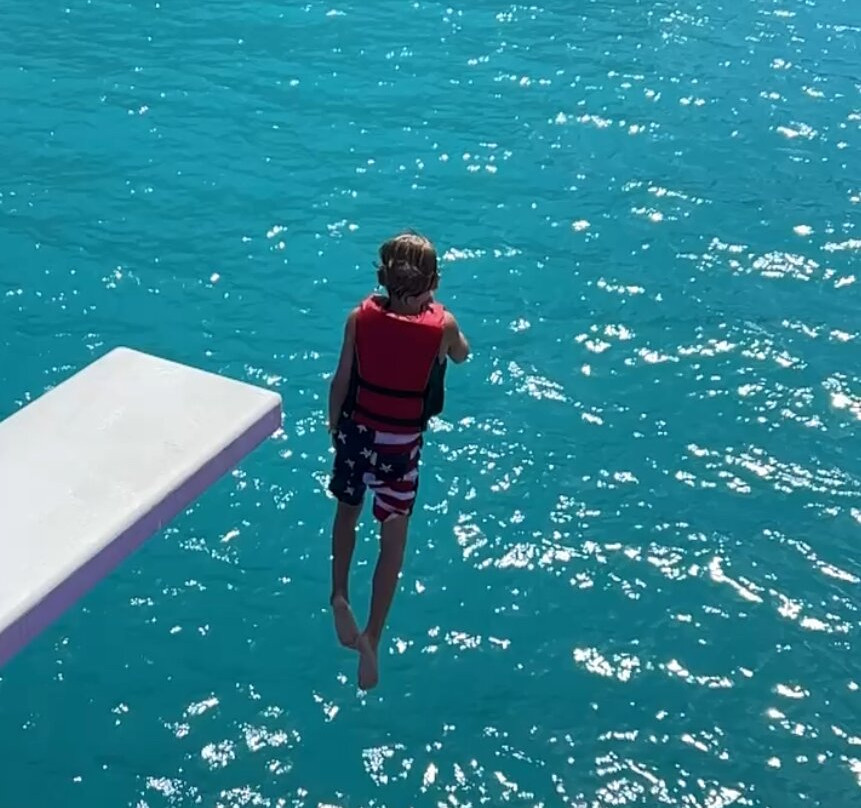 Longtail Floating Fun Park-Ireland Island必去景点