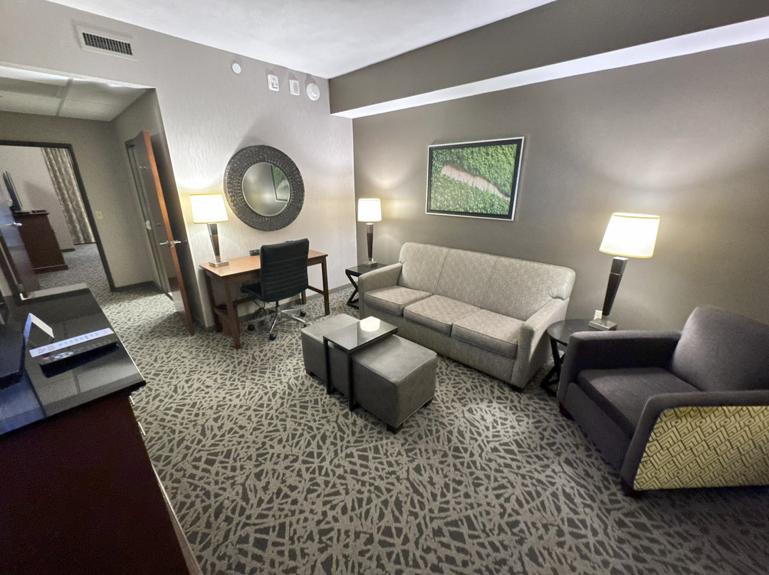 Drury Inn & Suites Cleveland Beachwood主图