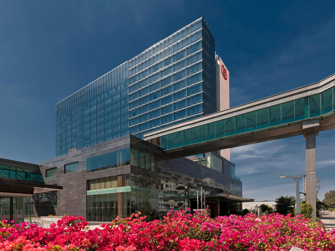 Sheraton Grand Bangalore Hotel At Brigade Gateway主图