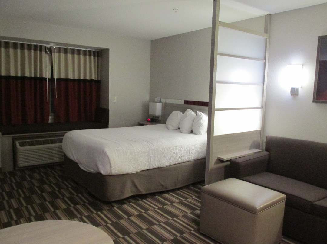 Microtel Inn & Suites by Wyndham Perry主图