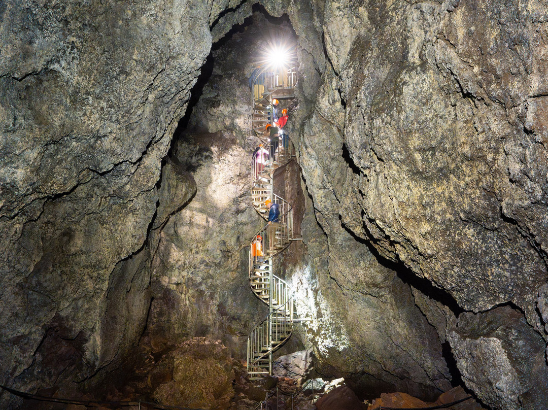Vatnshellir Lava Cave-Snaefellsbaer必去景点
