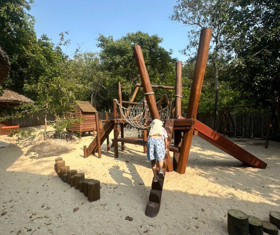 宁凡湾六善酒店主图