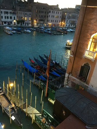 佛斯卡里宫殿酒店主图