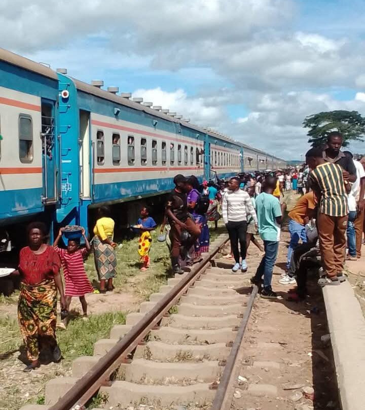 Ngozi Crater Lake-姆贝亚必去景点