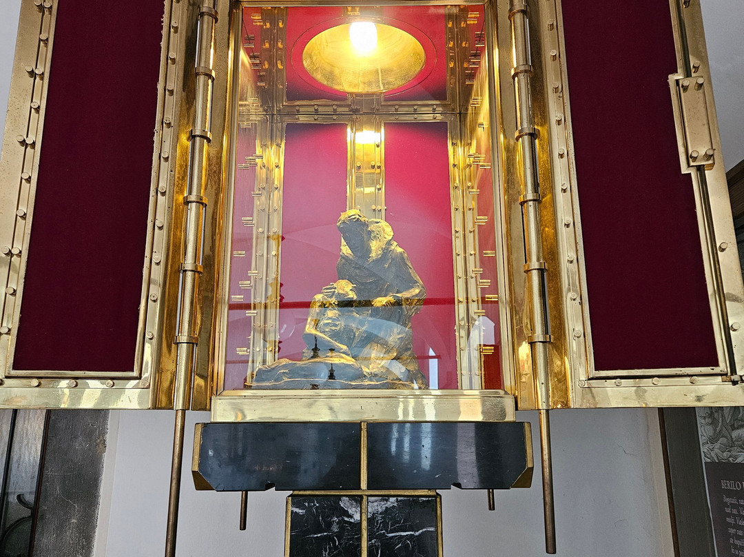 Franciscan Church (Frančiškanska cerkev)-卢布尔雅那必去景点