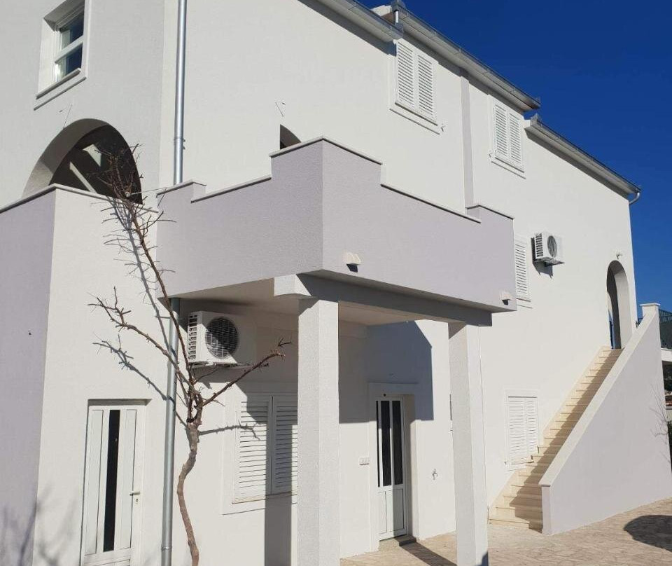 Apartments Pralija