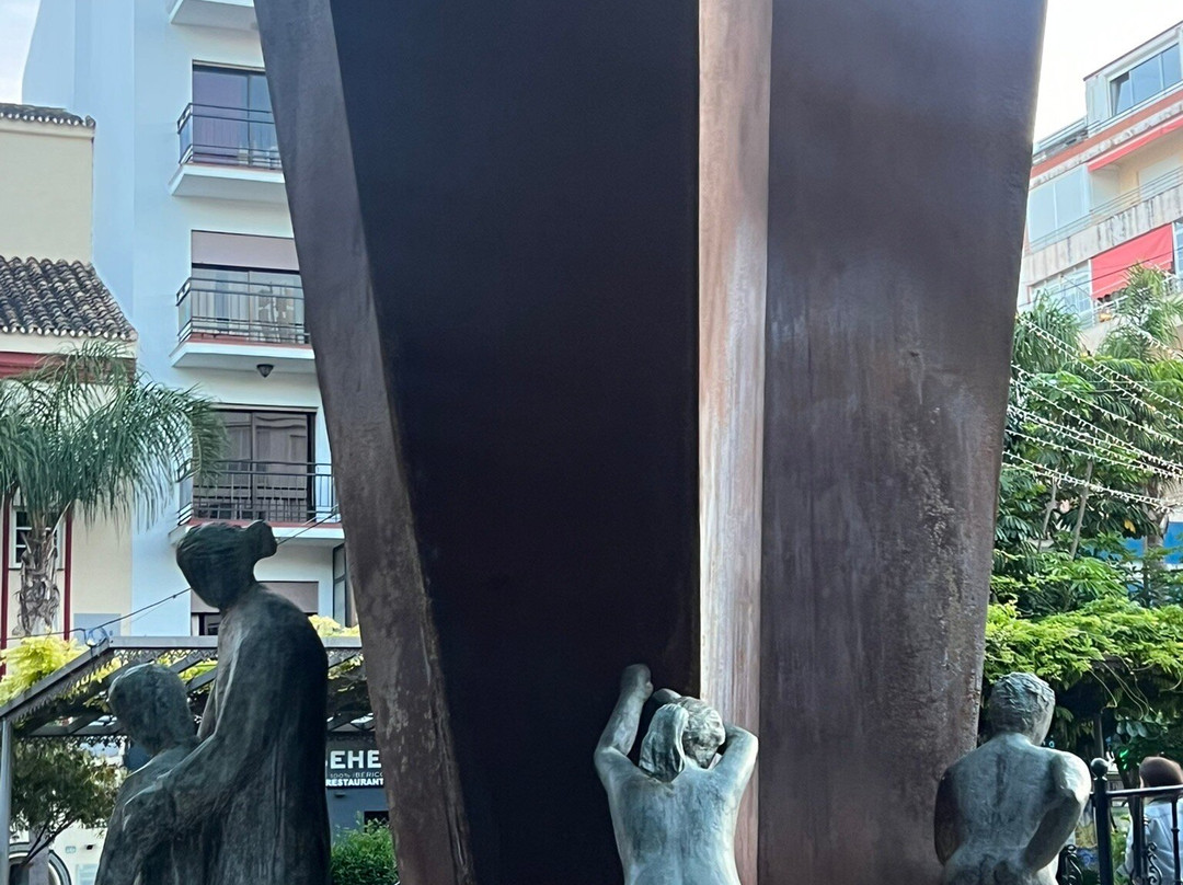 Plaza Constitucion-福恩吉罗拉必去景点